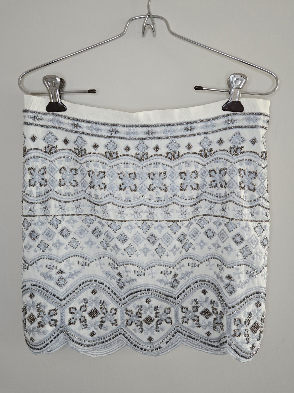 Club Monaco beaded white mini skirt, silver + light blue embroidery, size 6, new